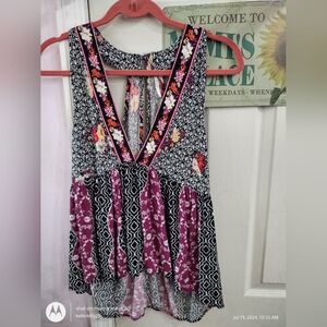 Free People Dream Darlin Deep V-Neck Black White Purple Tank Size Medium